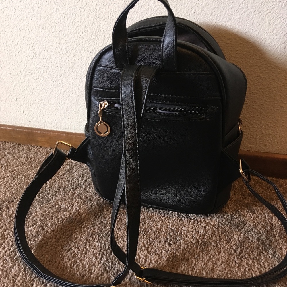 Small black backpack! - Picture 2 of 6
